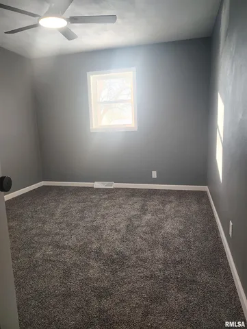 $194,900 | 135 South 17th Avenue, Canton, IL 61520