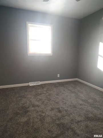 $194,900 | 135 South 17th Avenue, Canton, IL 61520