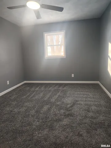 $194,900 | 135 South 17th Avenue, Canton, IL 61520