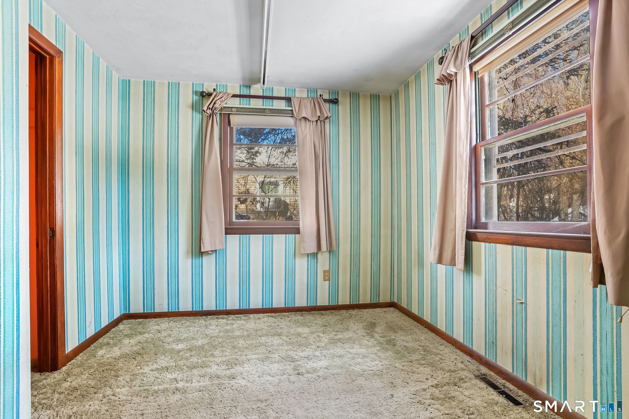 26 George Washington Turnpike Burlington, CT 06013 - Photo 17 of 40 a view of entryway with stairs