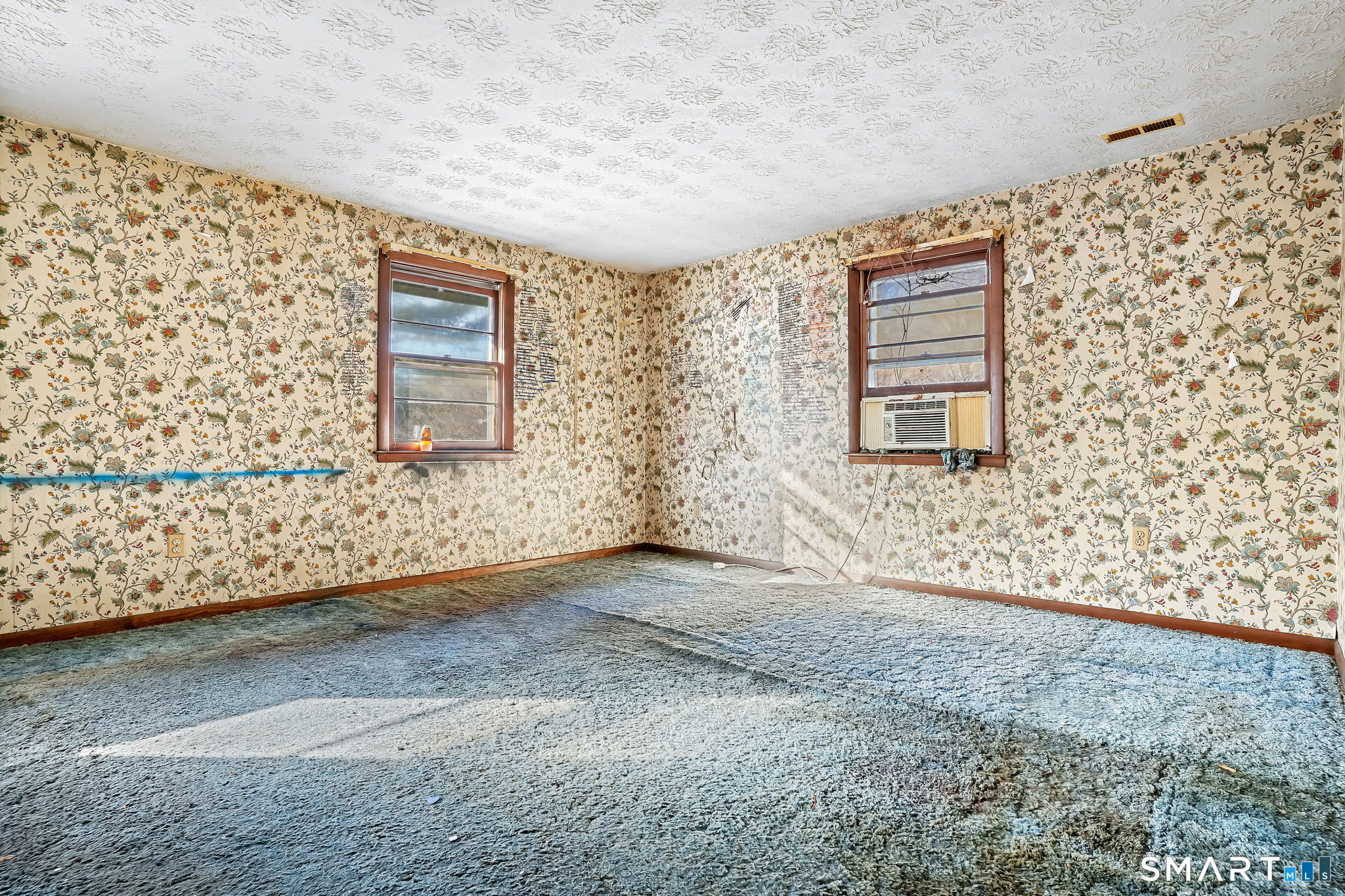 26 George Washington Turnpike Burlington, CT 06013 - Photo 19 of 40 a view of an empty room with a window