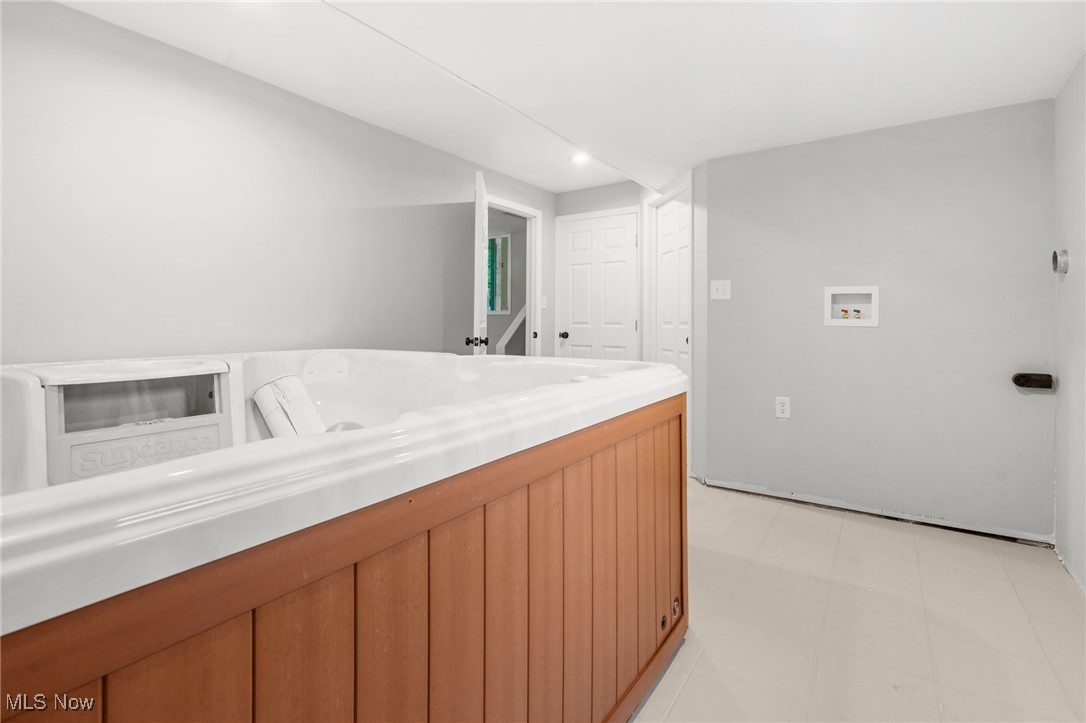 4232 Wilson Avenue Ravenna, OH 44266 - Photo 15 of 28 Bathroom featuring recessed lighting