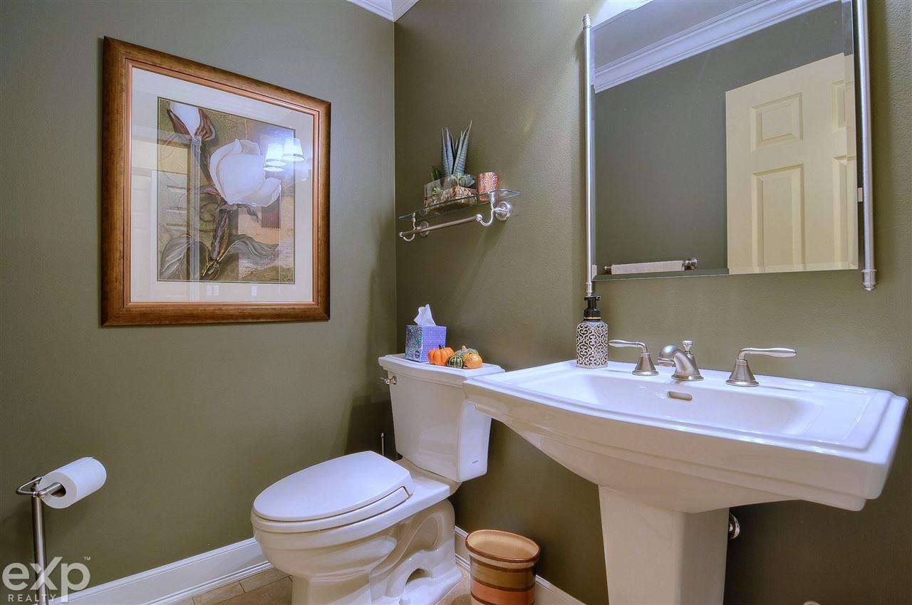 2057 Ridgefield Court Rochester Hills, MI 48306 - Photo 16 of 35