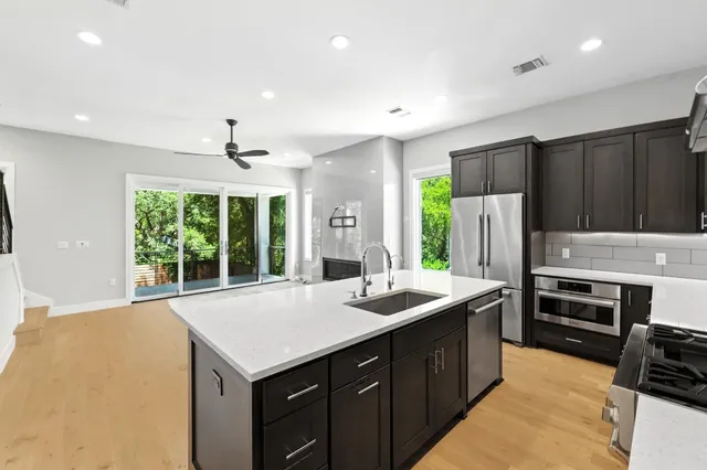 $5,700 | 901 Bouldin Avenue, Unit B, Austin, TX 78704