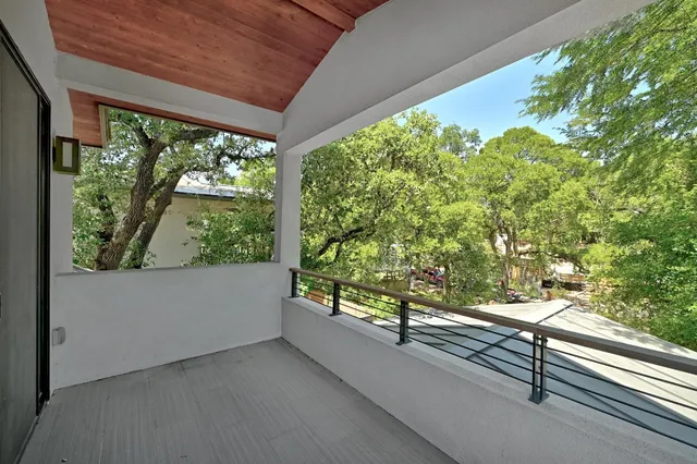 $5,700 | 901 Bouldin Avenue, Unit B, Austin, TX 78704