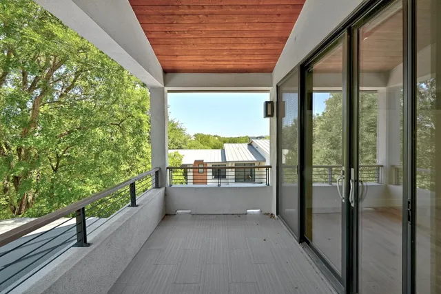 $5,700 | 901 Bouldin Avenue, Unit B, Austin, TX 78704