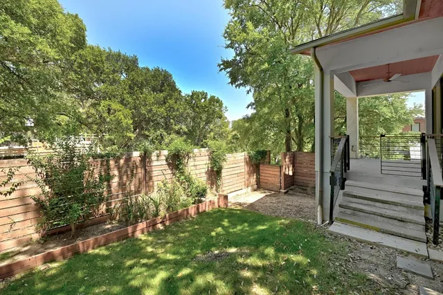 $5,700 | 901 Bouldin Avenue, Unit B, Austin, TX 78704