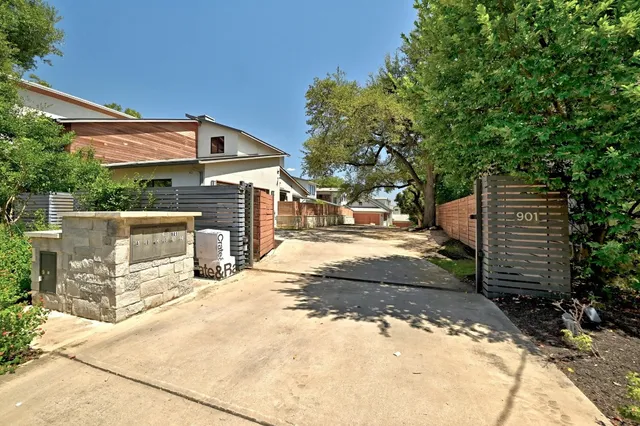 $5,700 | 901 Bouldin Avenue, Unit B, Austin, TX 78704