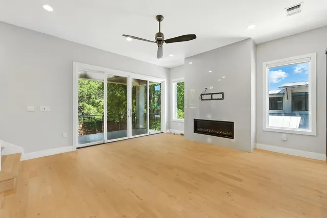 $5,700 | 901 Bouldin Avenue, Unit B, Austin, TX 78704