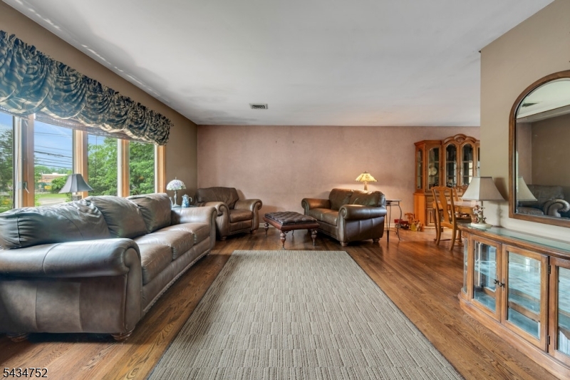 185 Ratzer Road Wayne, NJ 07470 - Photo 4 of 36