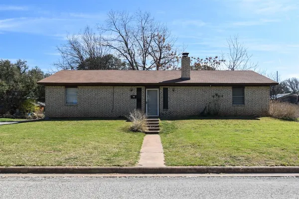 $159,900 | 1801 South College Street, Brady, TX 76825