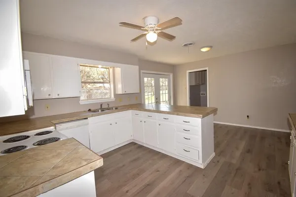 $159,900 | 1801 South College Street, Brady, TX 76825