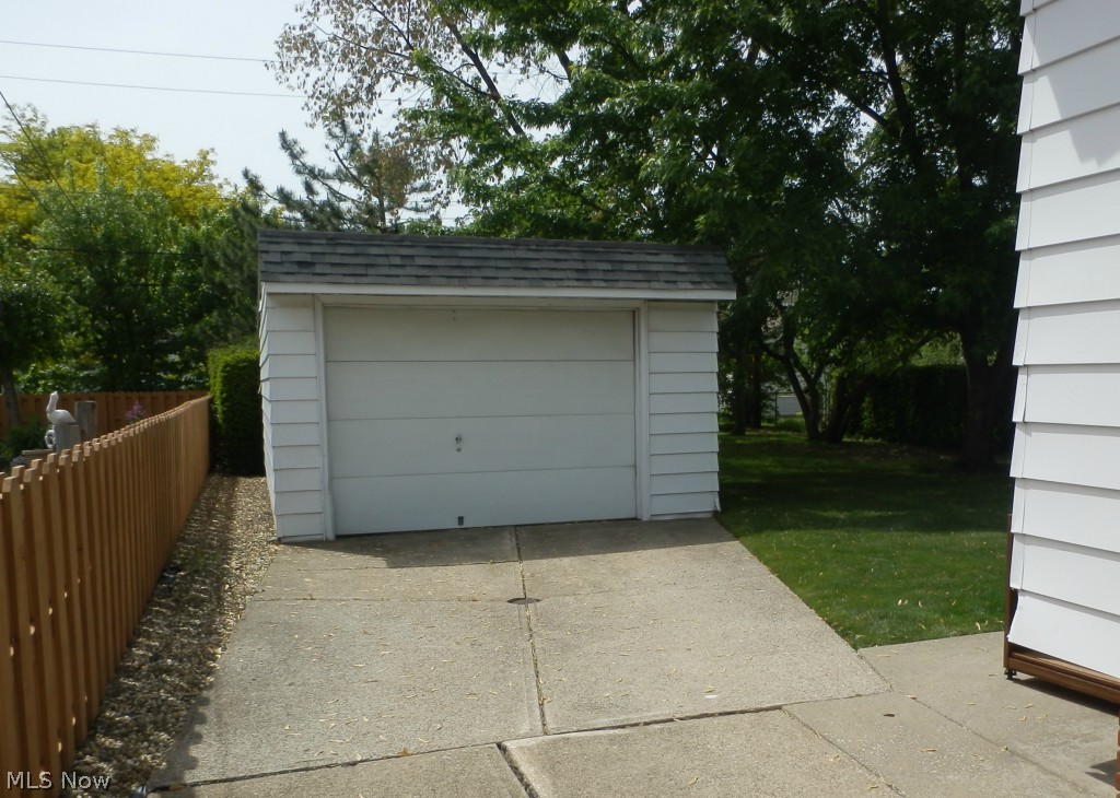 734 Dickerson Road Willowick, OH 44095 - Photo 13 of 16