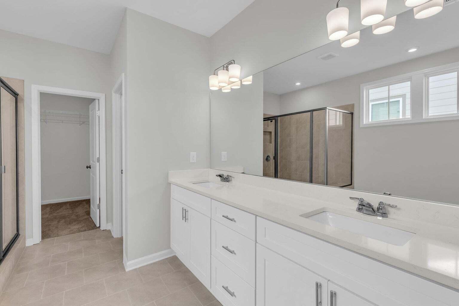 2823 Butlers Green Circle Chattanooga, TN 37421 - Photo 18 of 30 Primary Bathroom