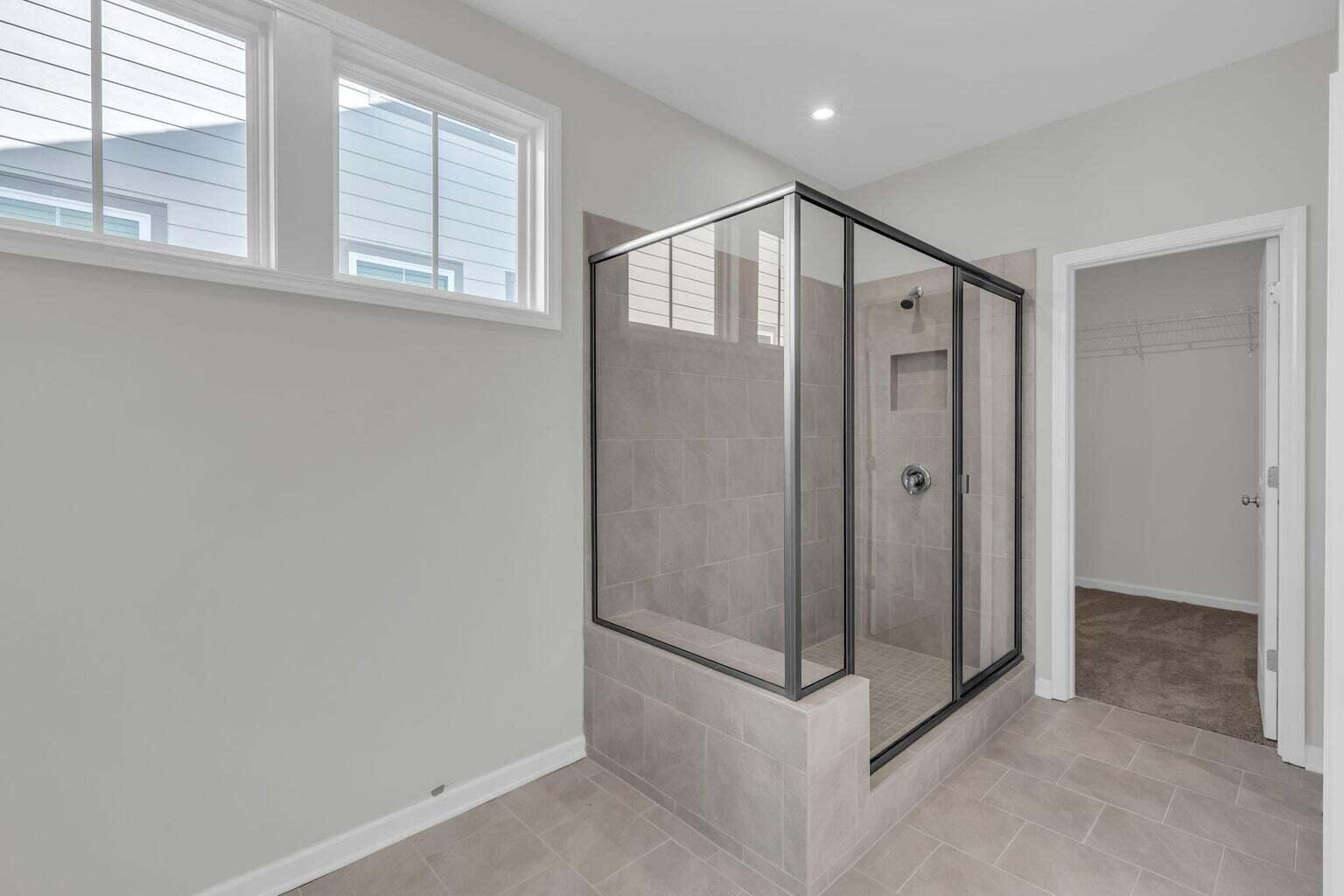 2823 Butlers Green Circle Chattanooga, TN 37421 - Photo 19 of 30 Primary Bathroom