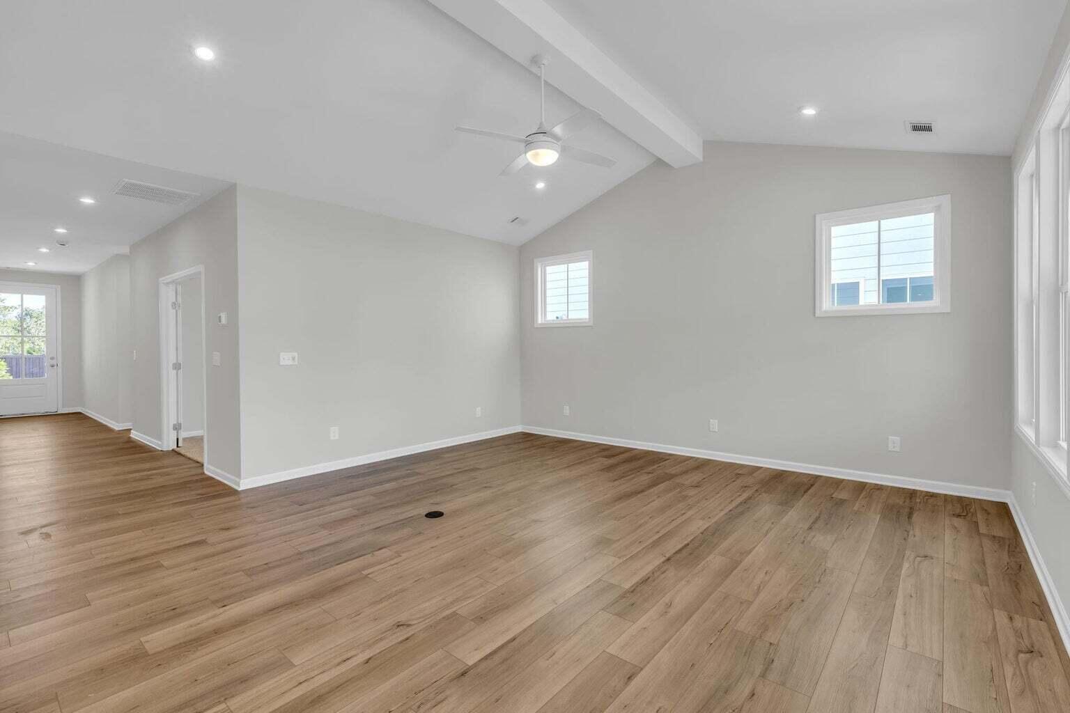 2823 Butlers Green Circle Chattanooga, TN 37421 - Photo 5 of 30 Living Room