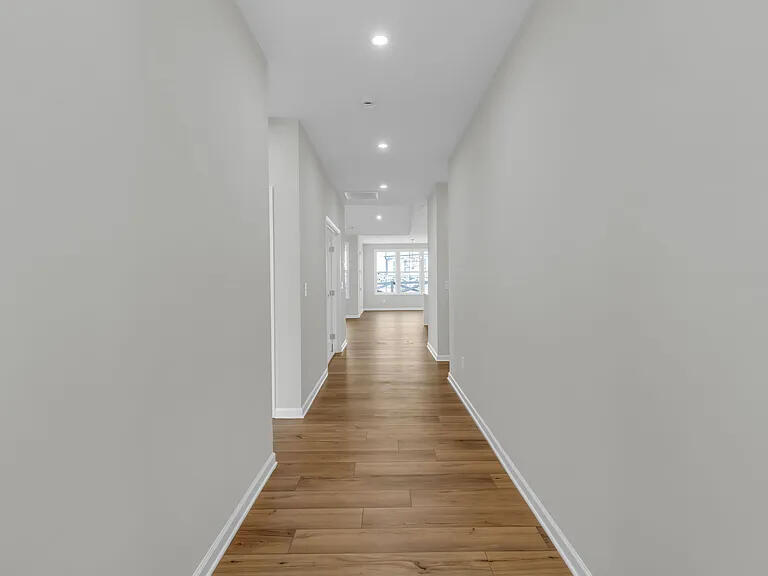 2823 Butlers Green Circle Chattanooga, TN 37421 - Photo 8 of 30 Hallway