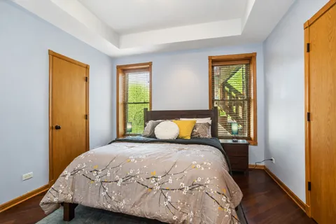 $350,000 | 6151 North Glenwood Avenue, Unit 205, Chicago, IL 60660