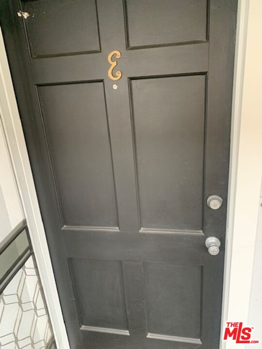 312 South Reeves Drive, Unit E Beverly Hills, CA 90212 - Photo 3 of 10 a view of cabinet