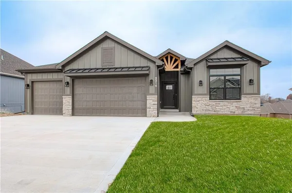 $650,000 | 2316 Larkspur Lane, Kearney, MO 64060