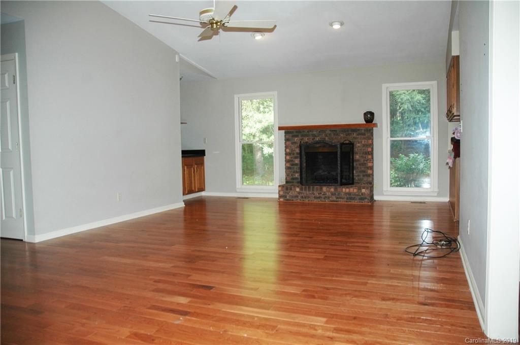25 Legendary Road Hendersonville, NC 28739 - Photo 2 of 6 Gallery Image 2