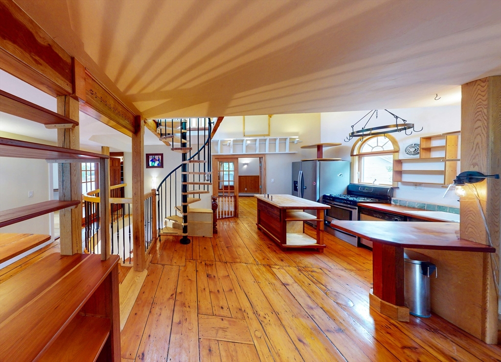 14 Main Street Shelburne, MA 01370 - Photo 9 of 35