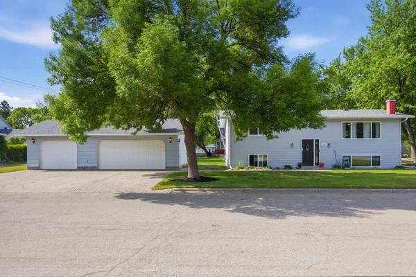 $309,900 | 304 6th Avenue Southeast, Barnesville, MN 56514