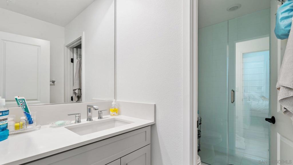 15681 Rennyson Way San Diego, CA 92127 - Photo 34 of 40