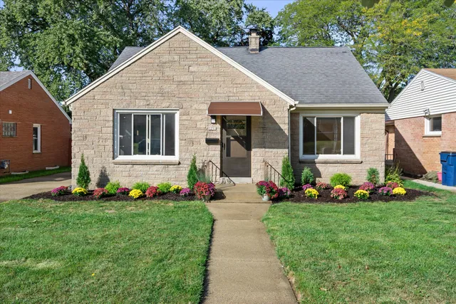 $319,900 | 3251 North 94th Street, Milwaukee, WI 53222