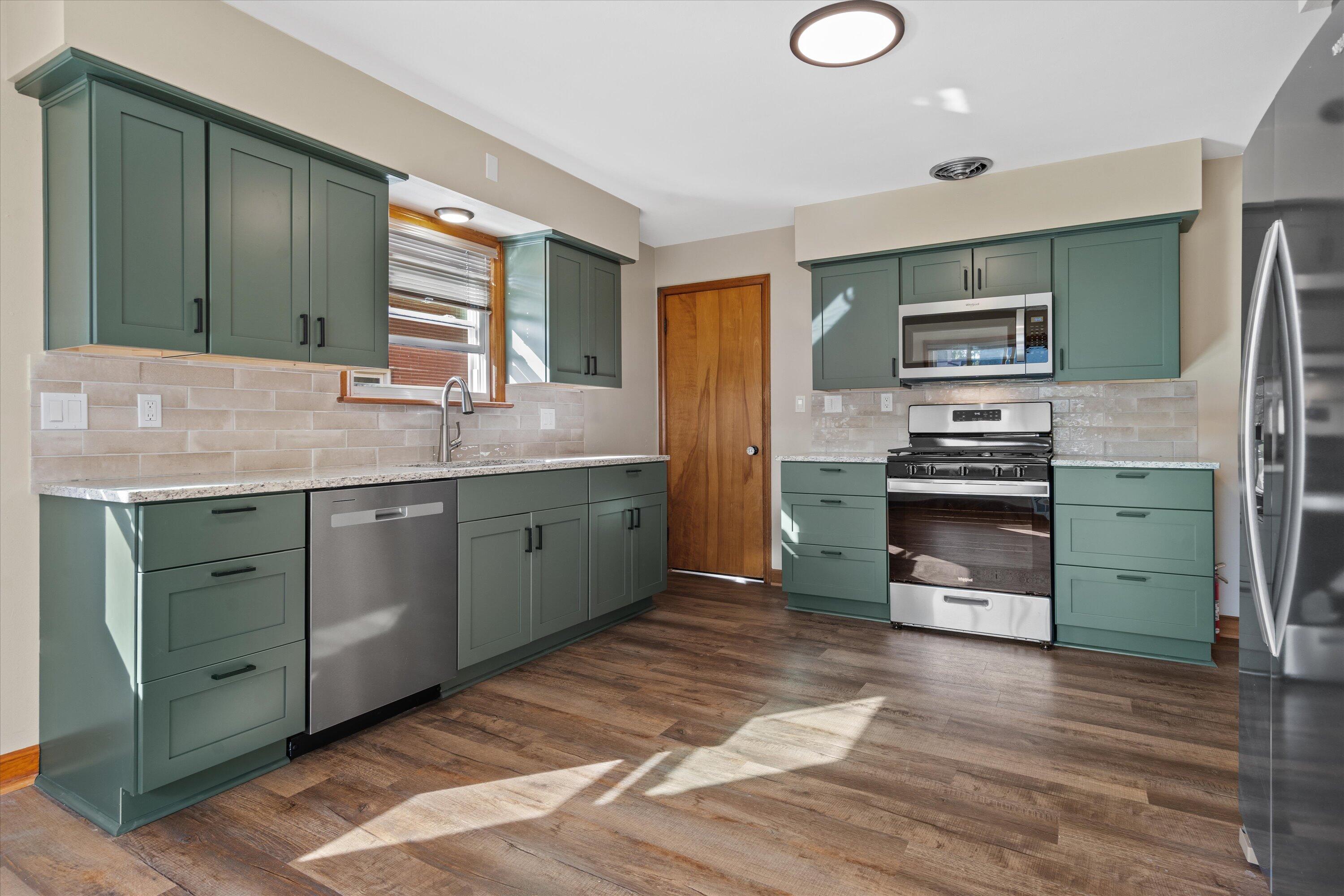 3251 North 94th Street Milwaukee, WI 53222 - Photo 3 of 29 ALL NEW KITCHEN!