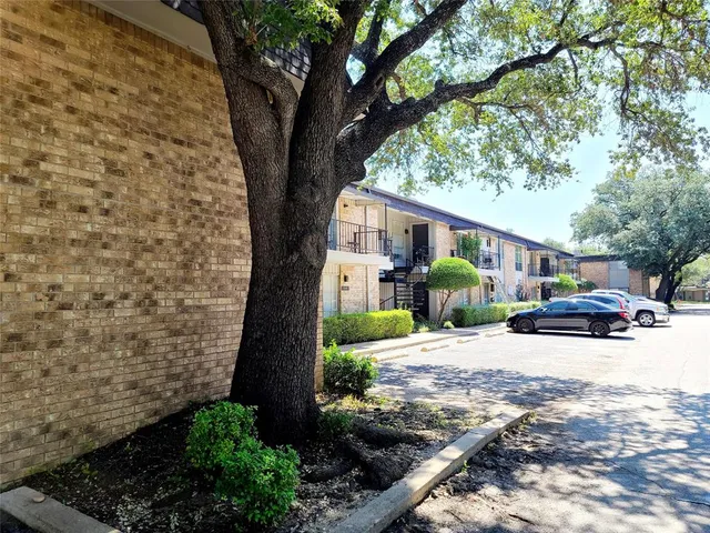 $1,100 | 10248 Regal Oaks Drive, Unit A, Dallas, TX 75230