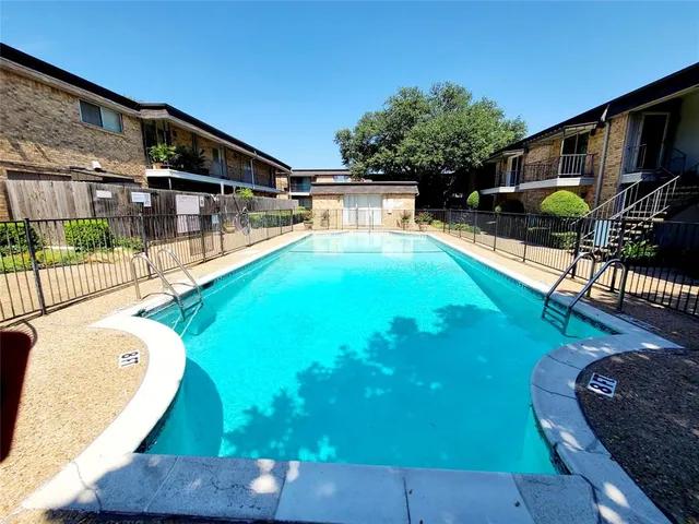 $1,100 | 10248 Regal Oaks Drive, Unit A, Dallas, TX 75230