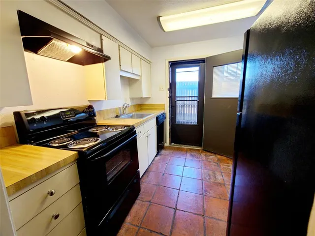 $1,100 | 10248 Regal Oaks Drive, Unit A, Dallas, TX 75230