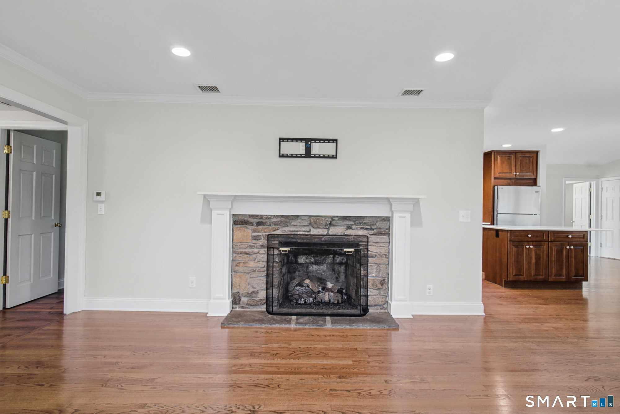 7 Sunset Road Madison, CT 06443 - Photo 4 of 25 Gallery Image 4