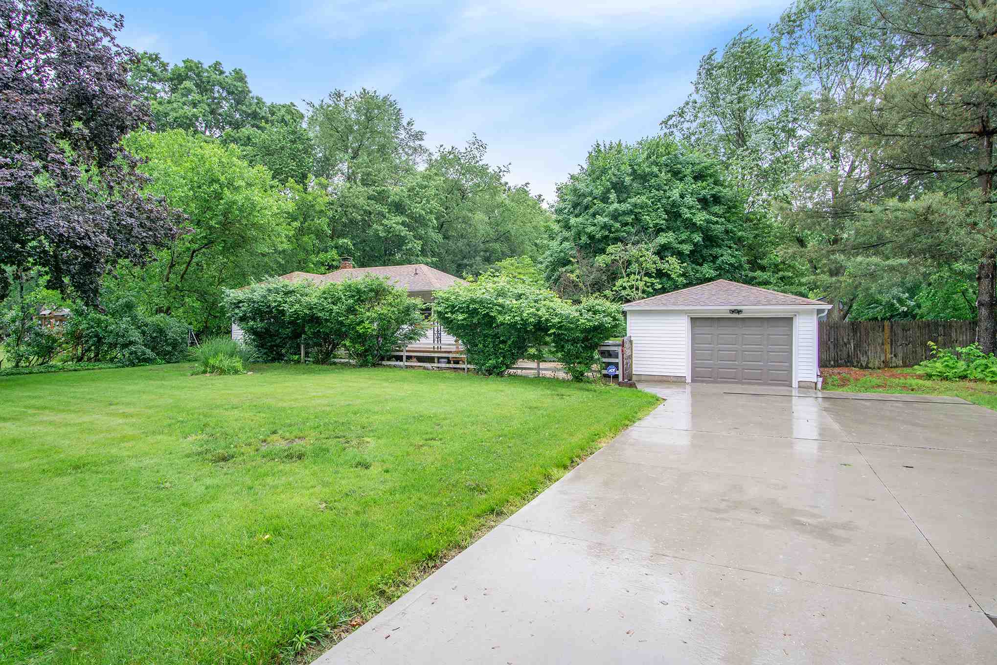 55882 Clover Road Mishawaka, IN 46545 - Photo 12 of 14 Gallery Image 12