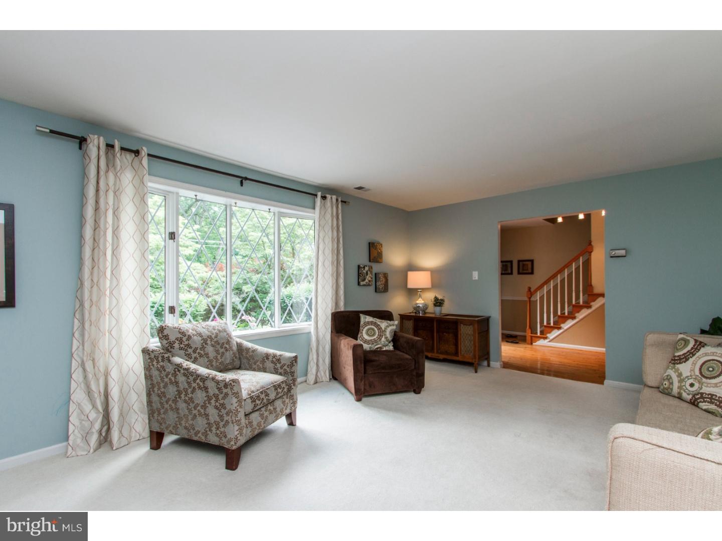 365 Ellis Road Havertown, PA 19083 - Photo 13 of 25 Living Room