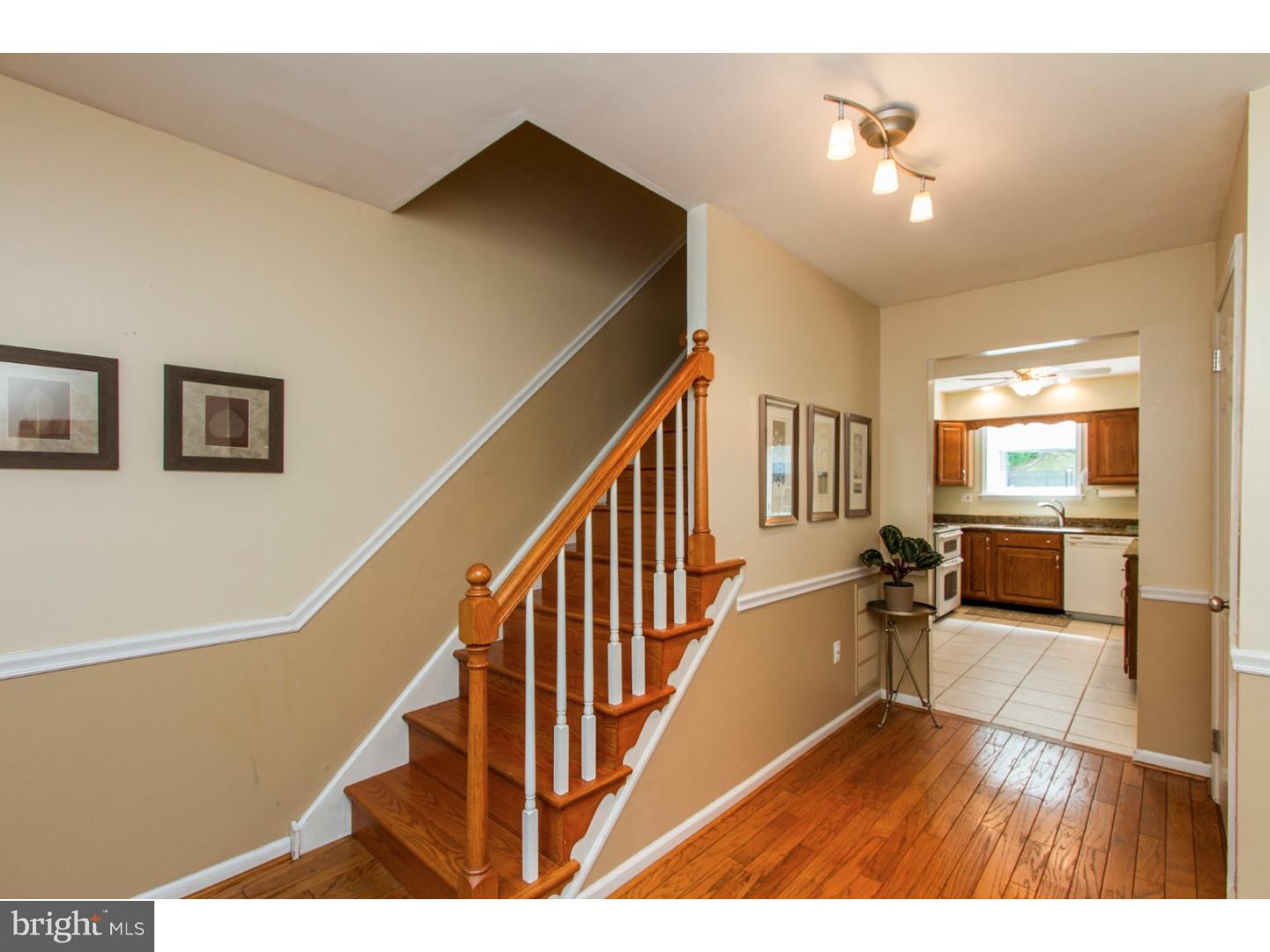 365 Ellis Road Havertown, PA 19083 - Photo 4 of 25 Foyer