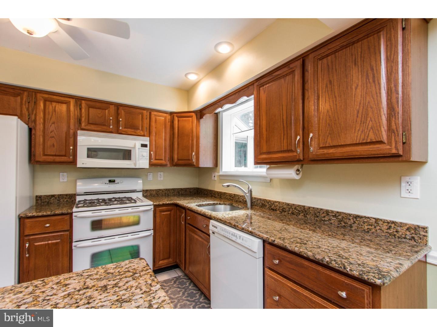 365 Ellis Road Havertown, PA 19083 - Photo 6 of 25 Kitchen