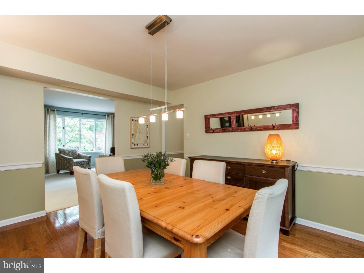 365 Ellis Road Havertown, PA 19083 - Photo 8 of 25 Dining Room