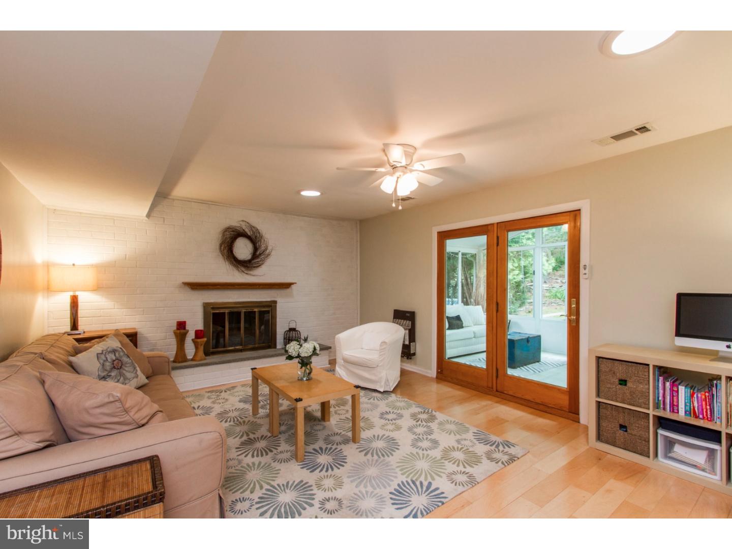 365 Ellis Road Havertown, PA 19083 - Photo 9 of 25 Family Room
