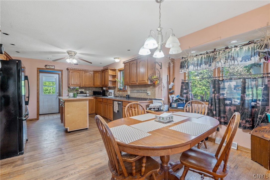 4735 Grange Road Clay, NY 13041 - Photo 8 of 44