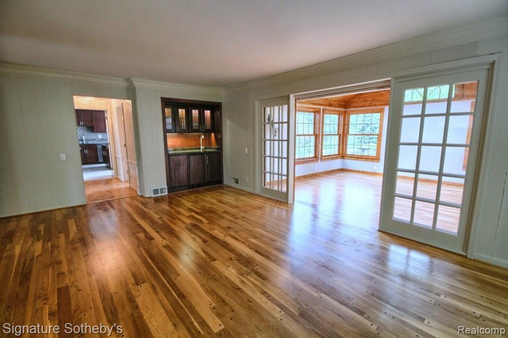 4137 Nearbrook Road Bloomfield Hills, MI 48302 - Photo 14 of 28 Family_Room_2nd_View.jpg