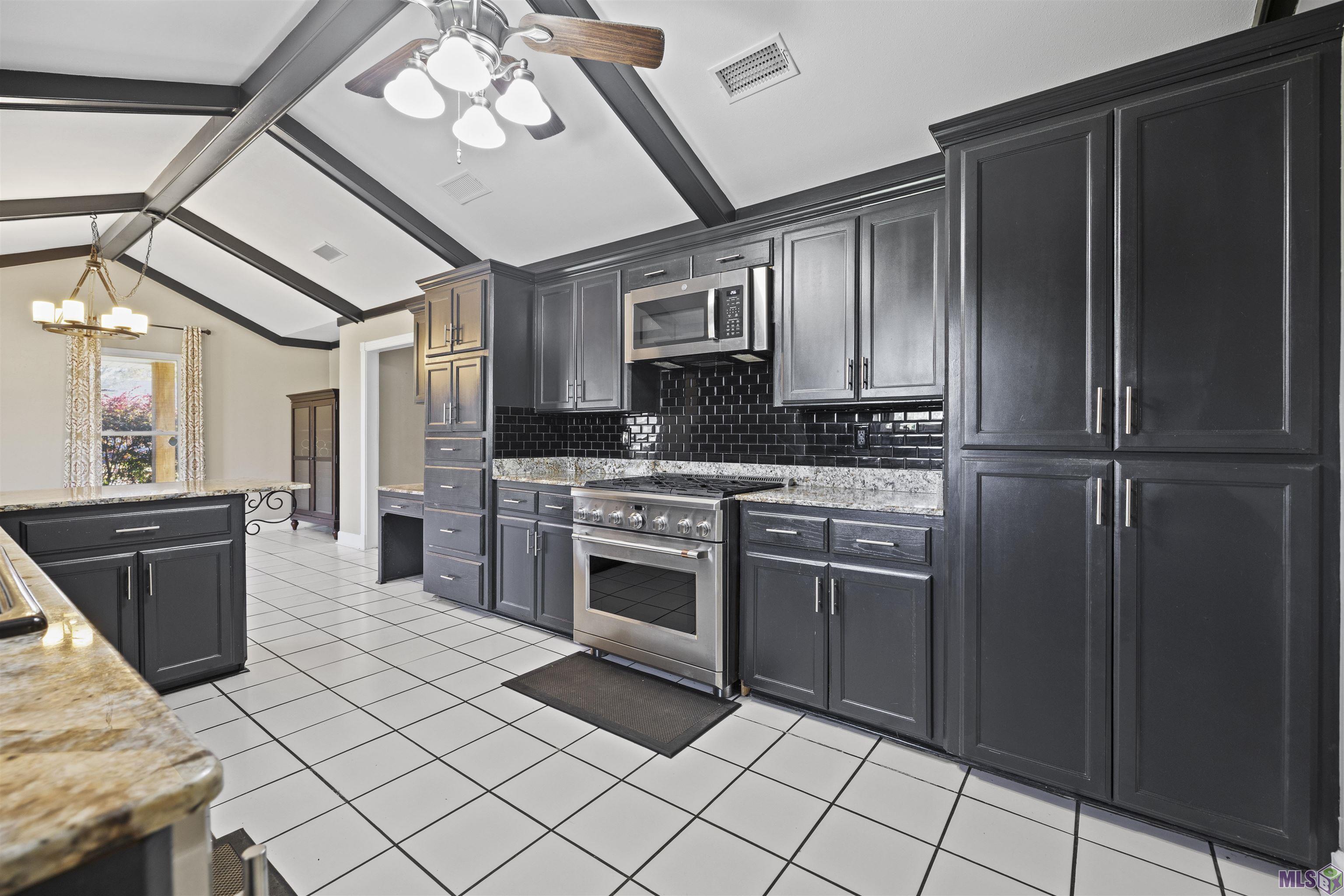 40182 La Rochelle Road Prairieville, LA 70769 - Photo 3 of 33