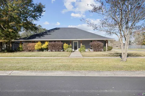 $365,000 | 40182 La Rochelle Road, Prairieville, LA 70769