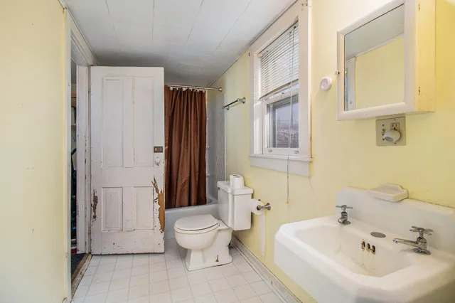 $179,900 | 603 East Dowland Street, Ludington, MI 49431