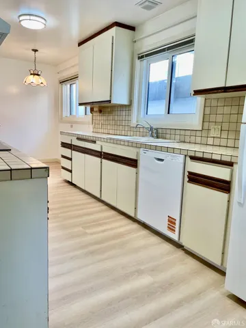 $6,150 | 7 Sheldon Terrace, San Francisco, CA 94122