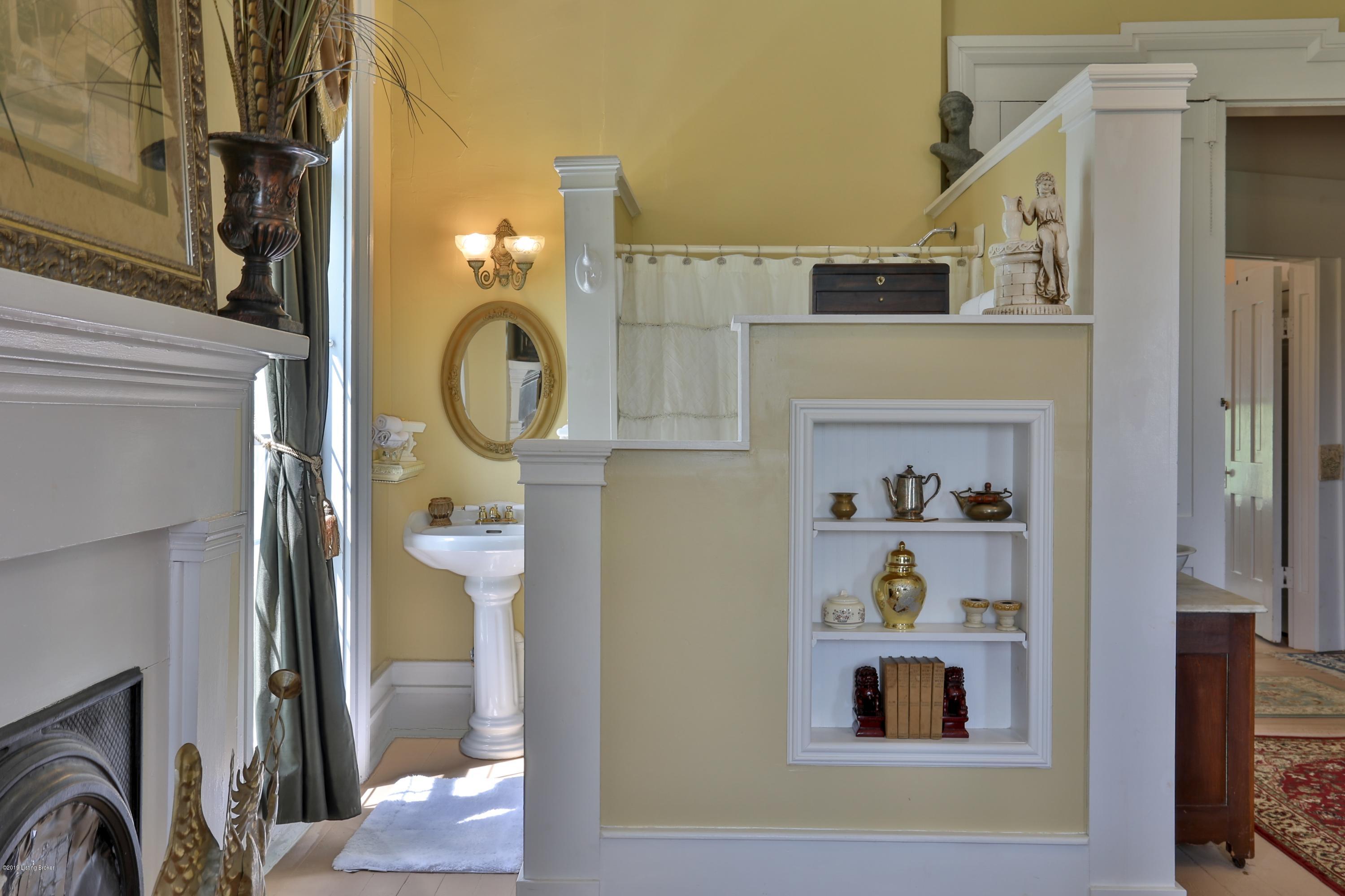 3205 Springfield Road Bloomfield, KY 40008 - Photo 13 of 43 Cabernet bath