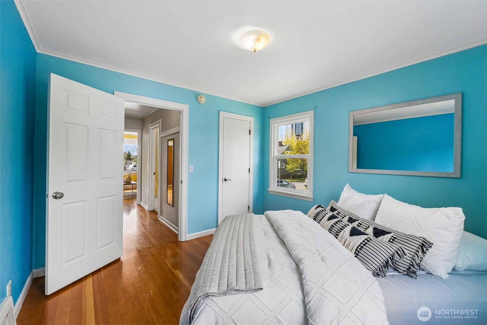 1911 13th Street Everett, WA 98201 - Photo 15 of 31