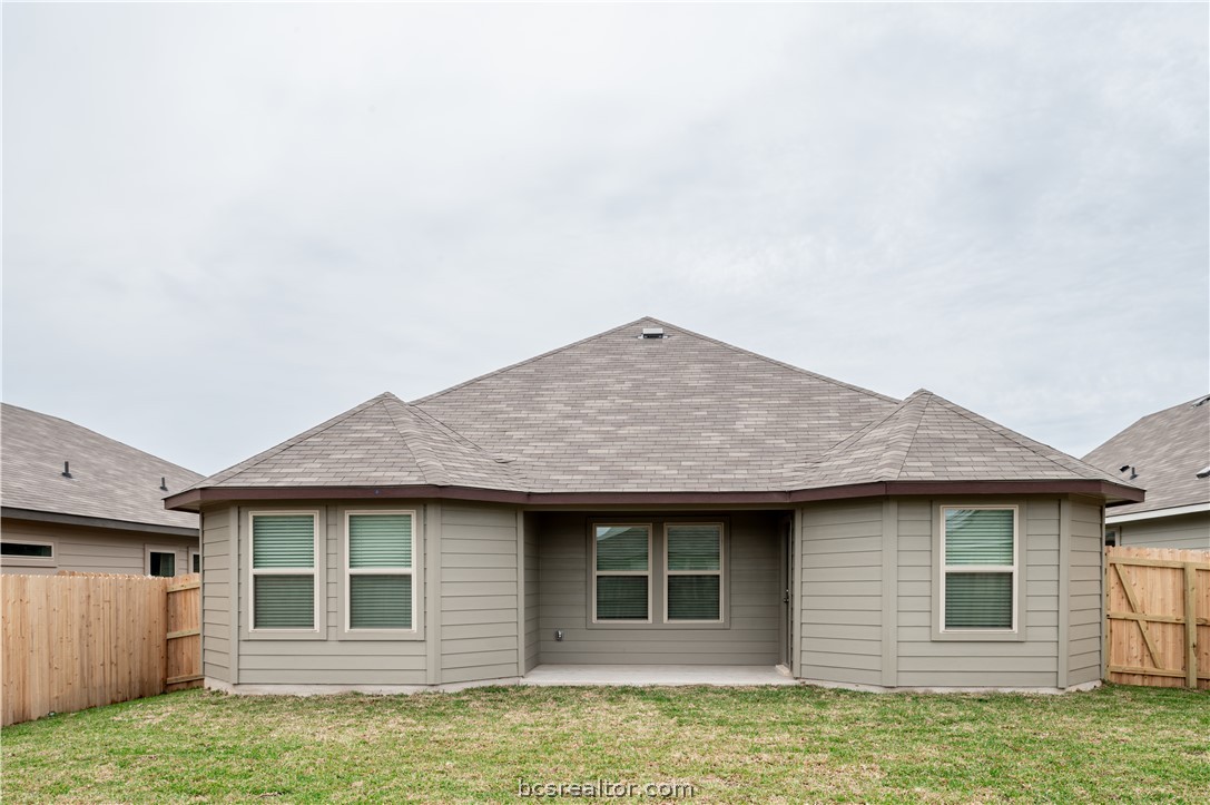 2159 Chief Street Bryan, TX 77807 - Photo 20 of 22 a backyard of a house
