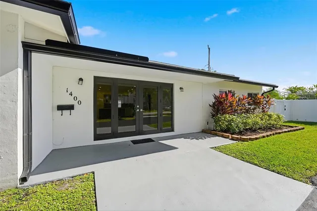 $850,000 | 1400 Southeast 8th Avenue, Deerfield Beach, FL 33441